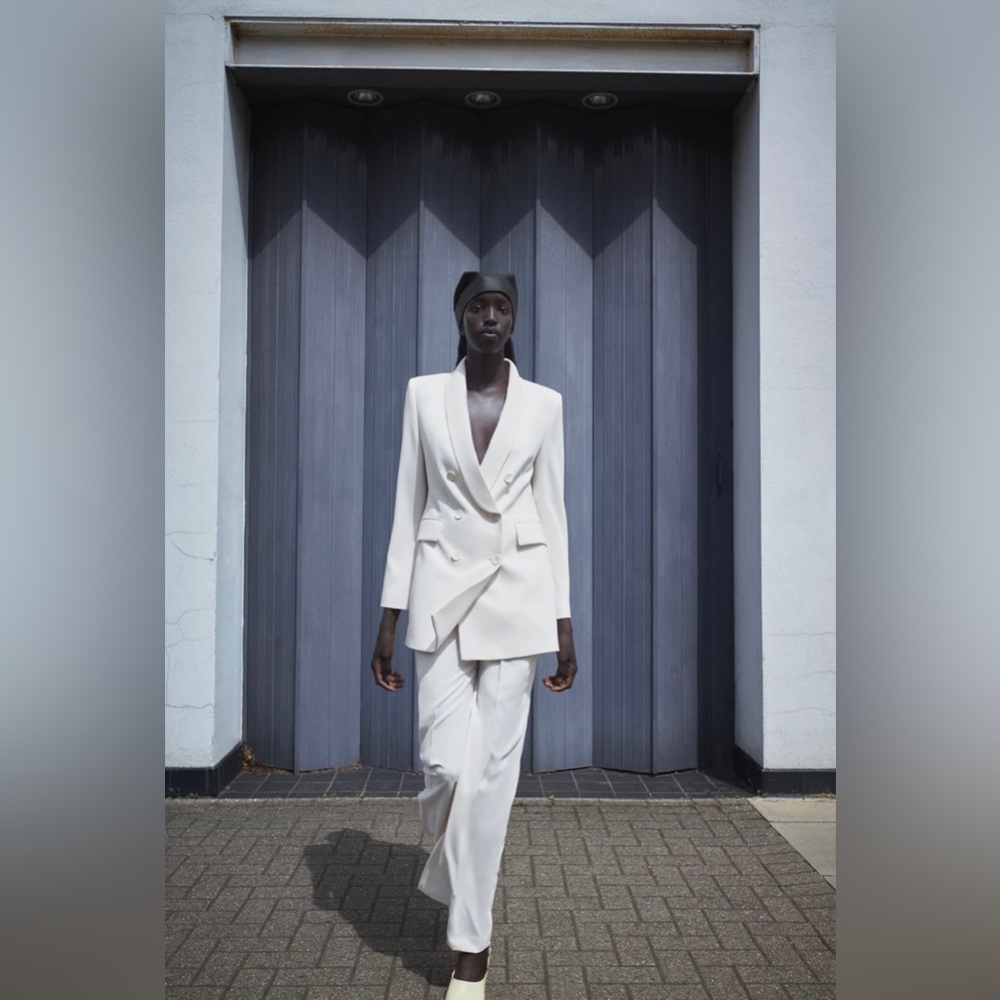 ZARA TUXEDO JACKET
CREAM - REF. 2848/778